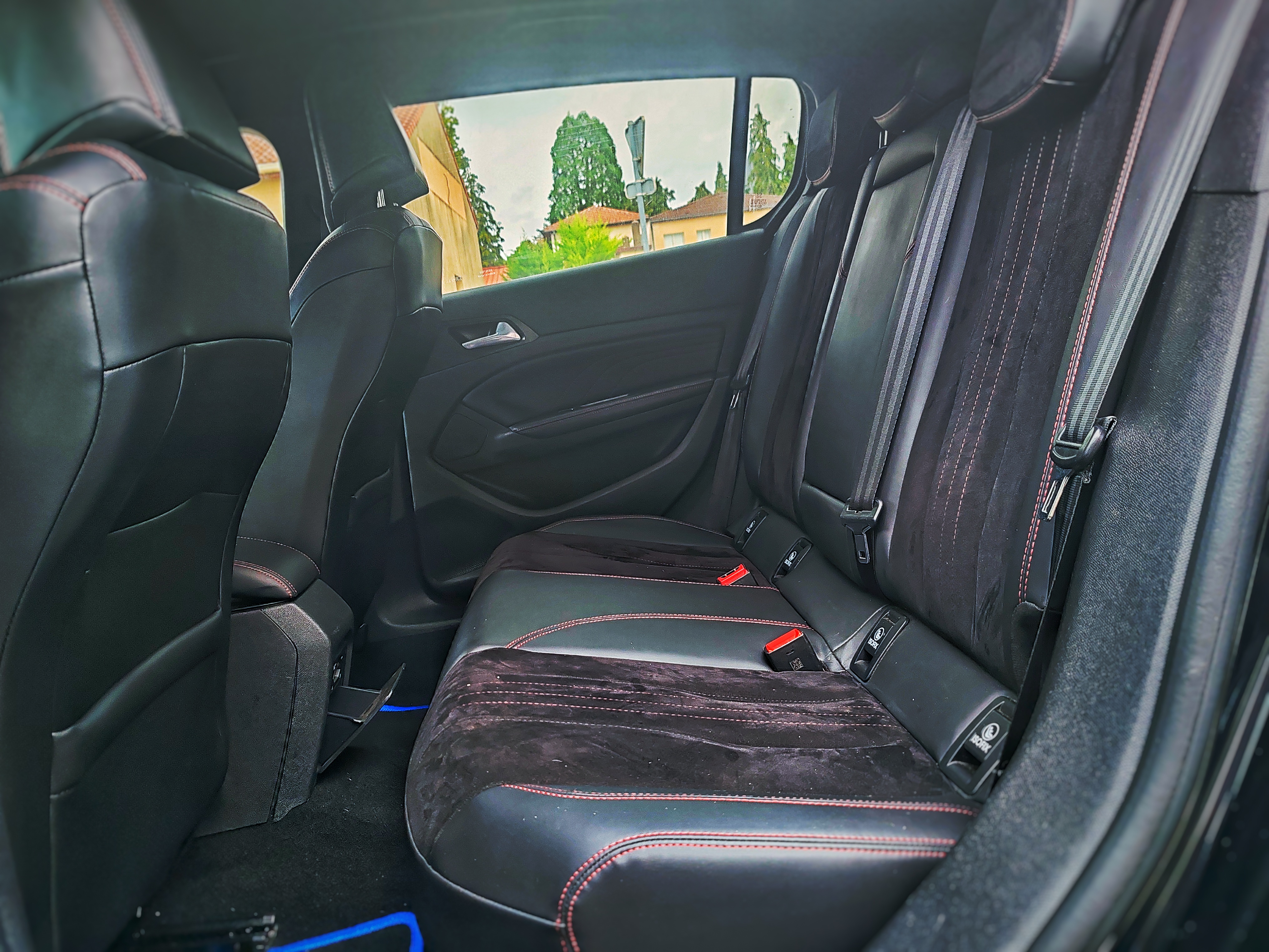 Intérieur Arrière Gauche