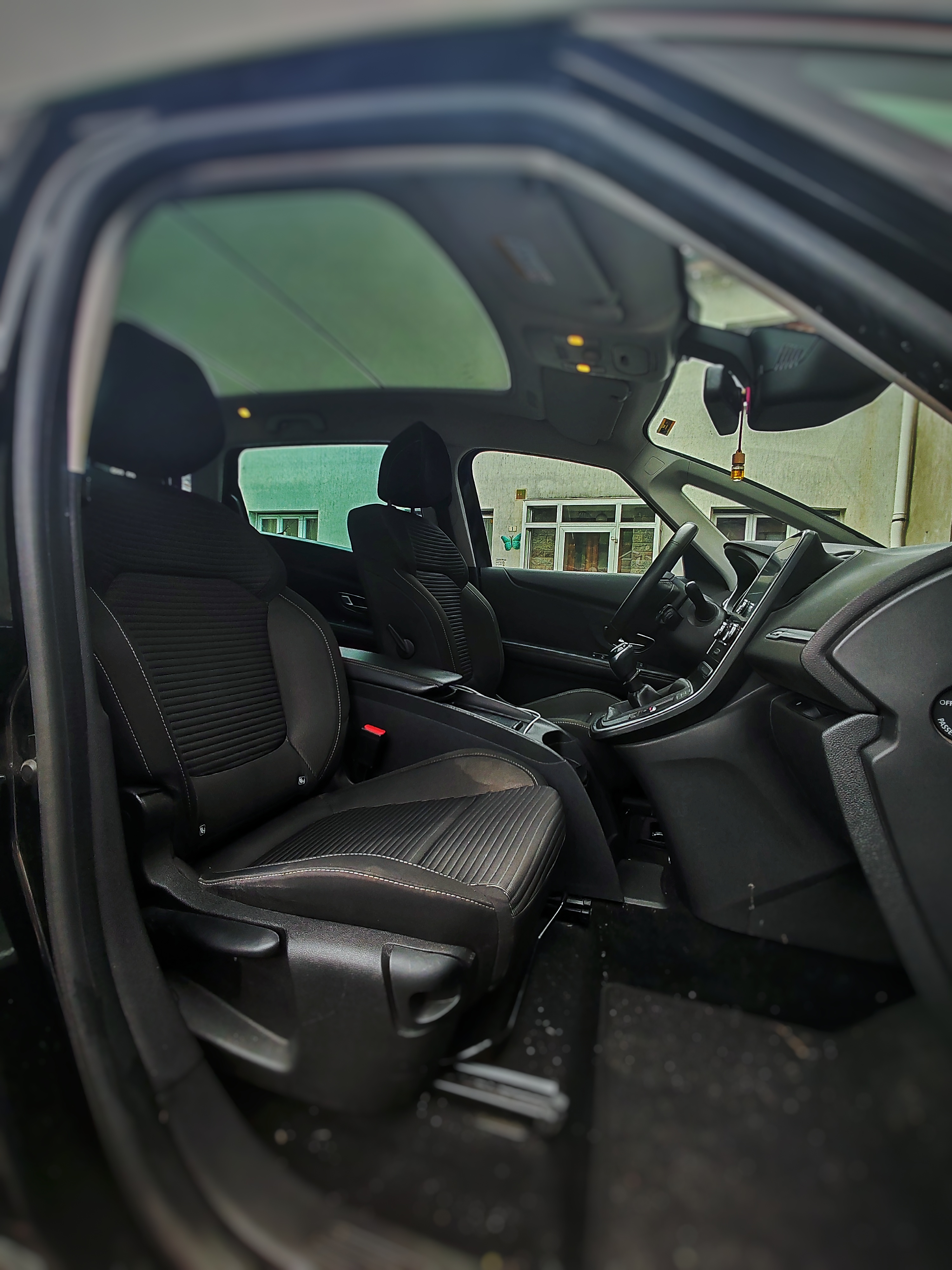 Intérieur Devant Droite