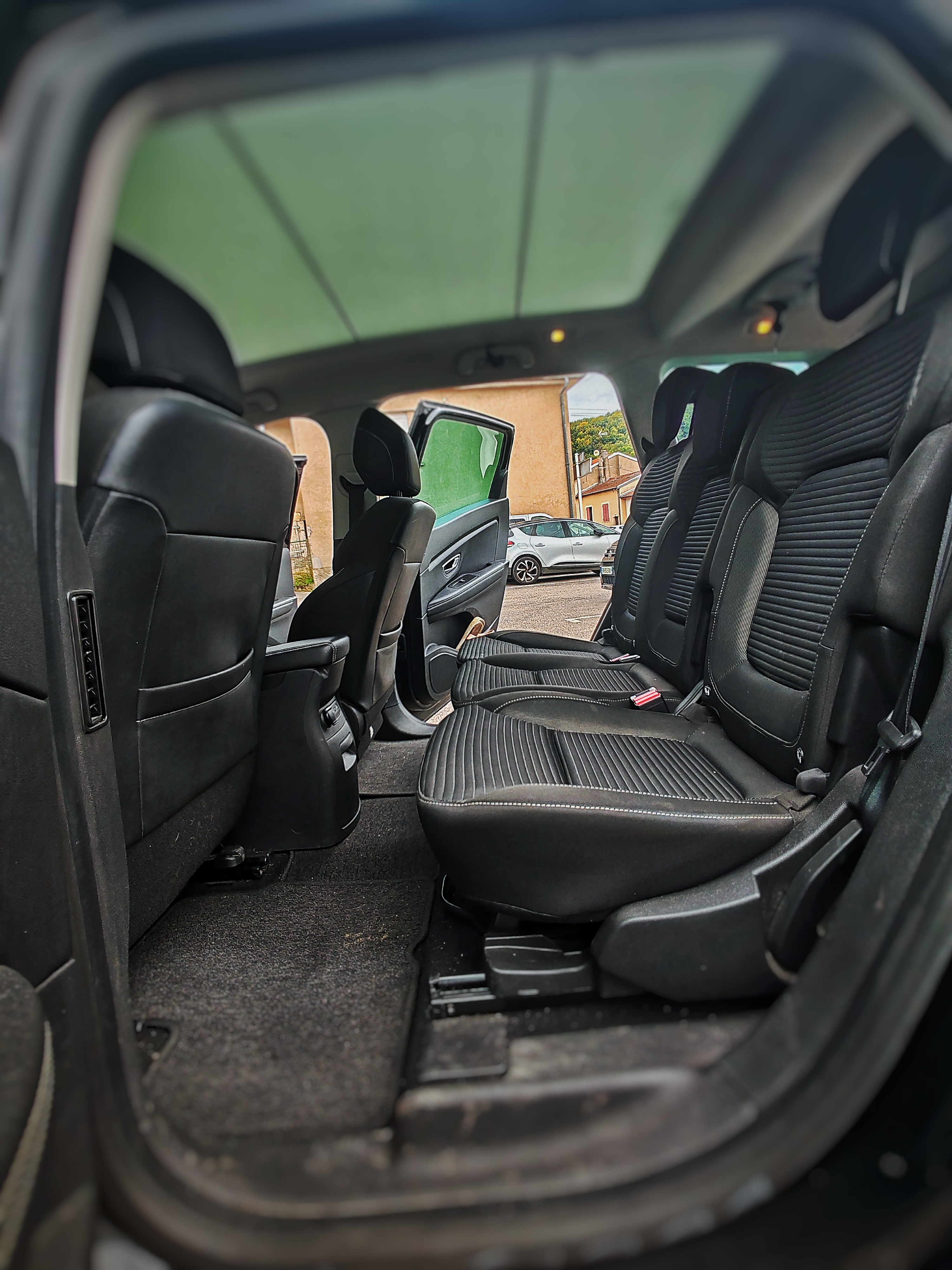 Intérieur Arrière Gauche